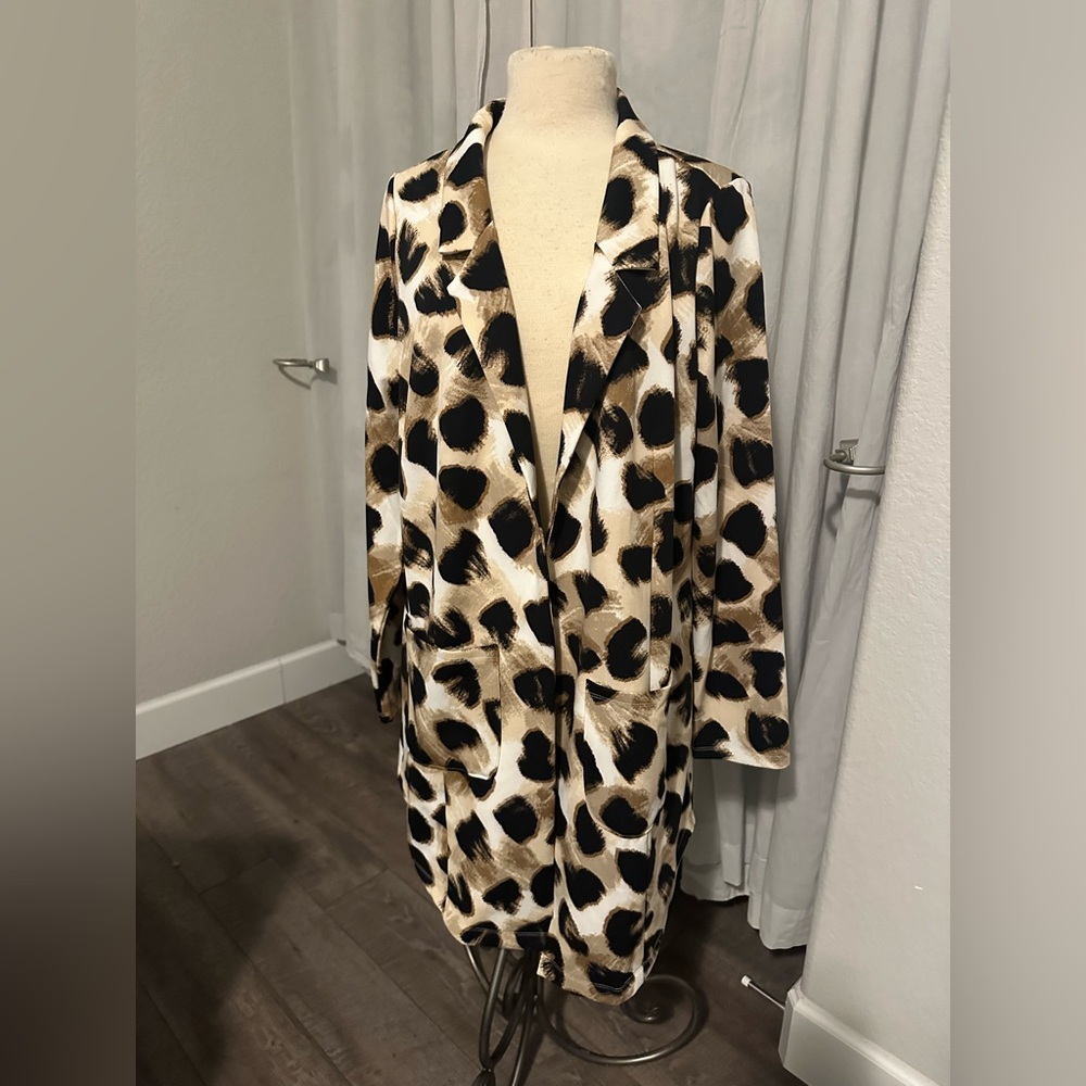LuLaRoe Gwen blazer leopard blazer sz L